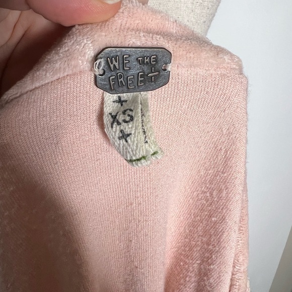 FREE PEOPLE We The Free Milan Crushed Pink Velvet Pleated Sleeve Sweater XS - Picture 6 of 7